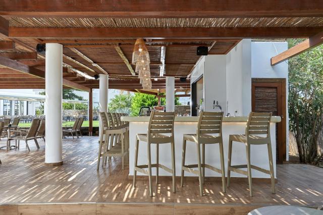 Sentido Amounda Bay