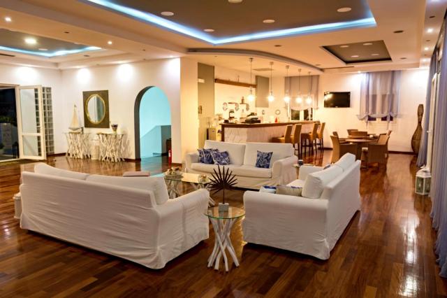Naftilos Boutique