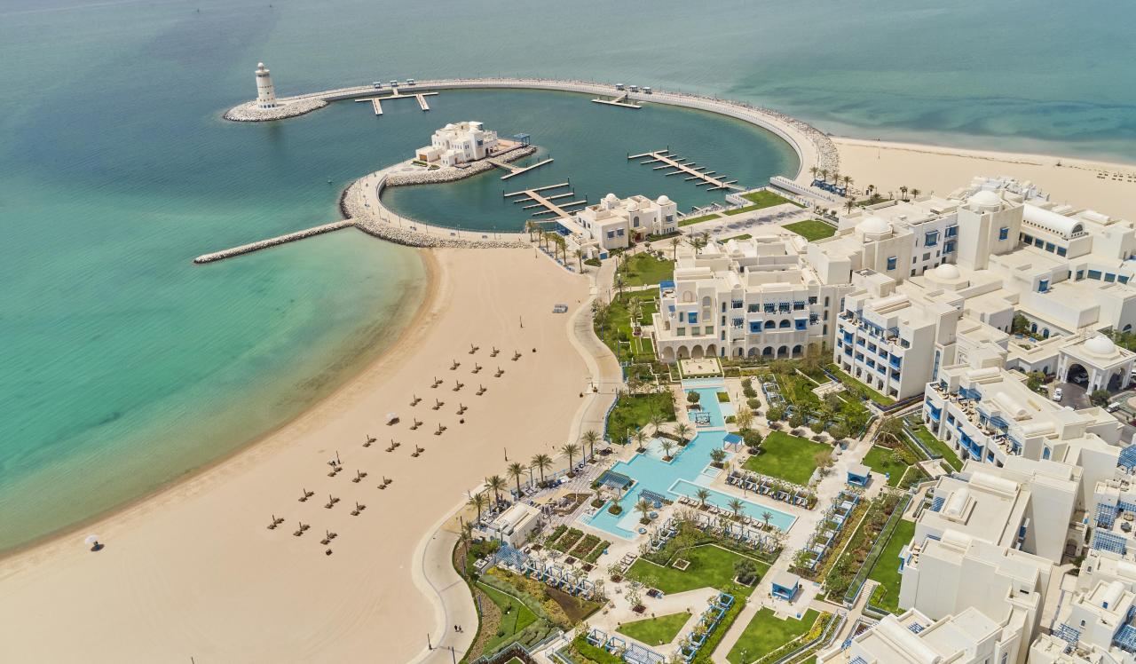 Hilton Salwa Beach Resort & Villas