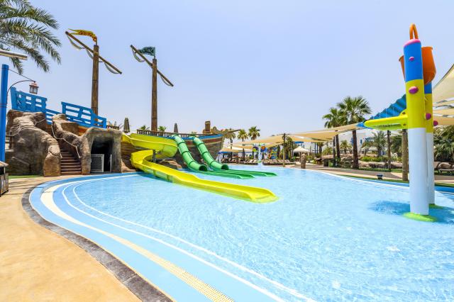 Hilton Salwa Beach Resort & Villas