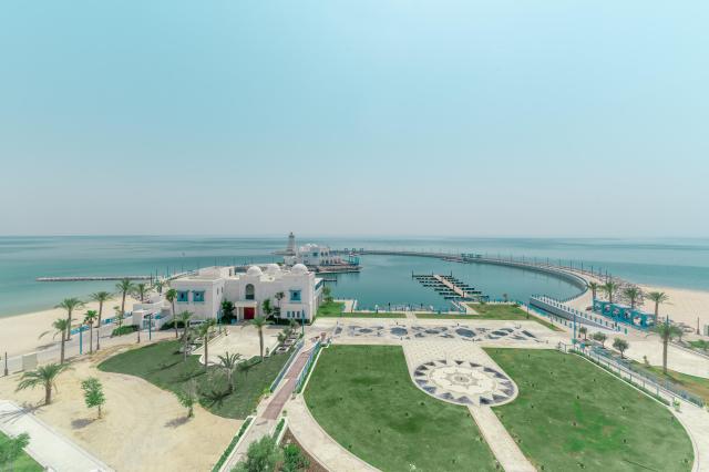Hilton Salwa Beach Resort & Villas