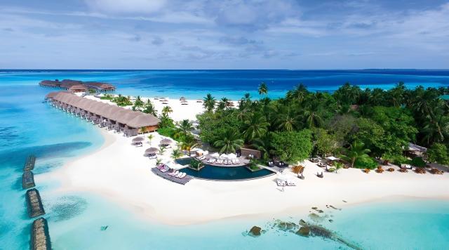 Constance Moofushi Resort