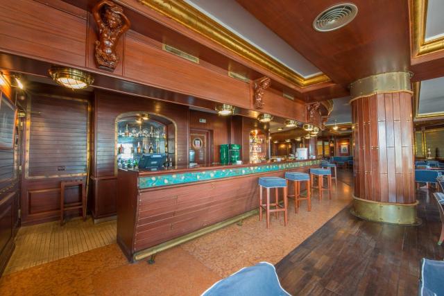 Regency Hotel & Spa