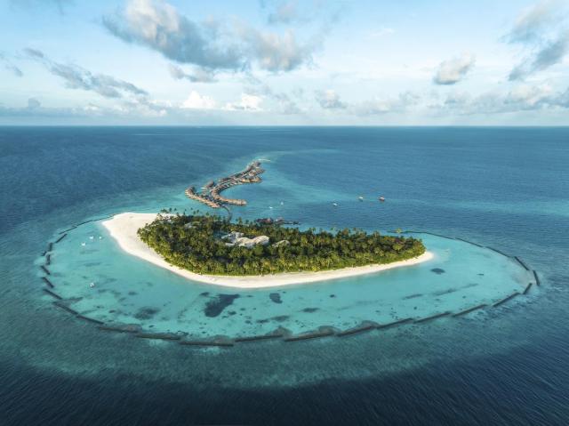 Constance Halaveli Resort