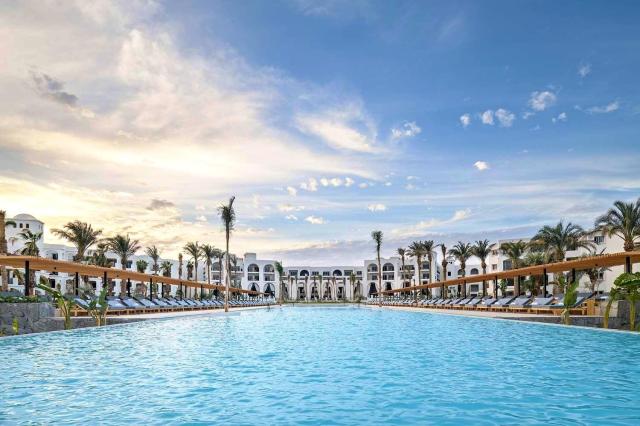Serry Beach Resort