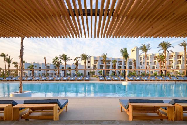 Serry Beach Resort
