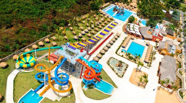 Grand Sirenis Cocotal Beach Resort