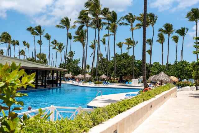 Grand Sirenis Cocotal Beach Resort