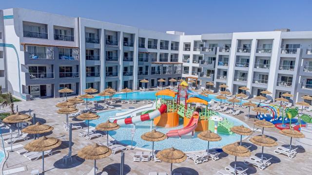 Amwaj Beach Club