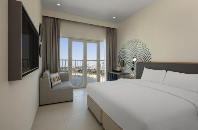 Rove La Mer Beach