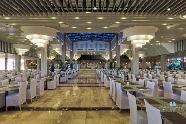 Sirena Beach Resort & Spa