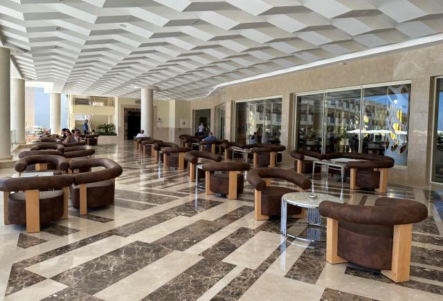 Sirena Beach Resort & Spa
