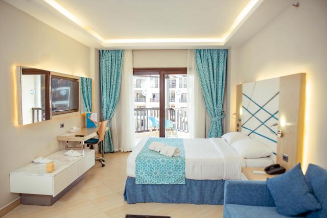 Gravity Hotel & Aqua Park