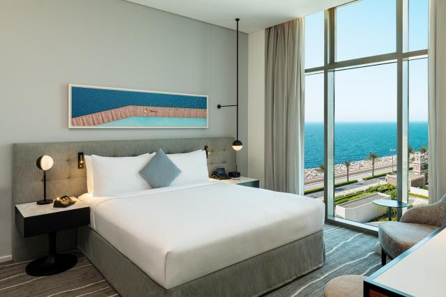 Th8 Palm Dubai Beach Resort
