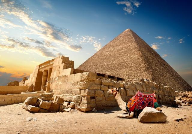 TUTANCHÁMON  – Velký okruh s prodloužením u moře  (Káhira, pyramidy,  plavba po Nilu komfortně za 15 dní)