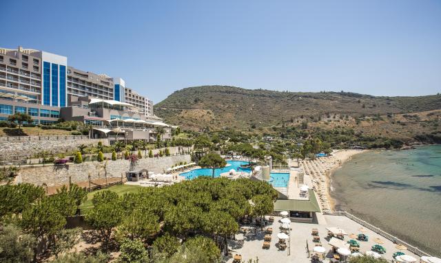Aria Claros Beach