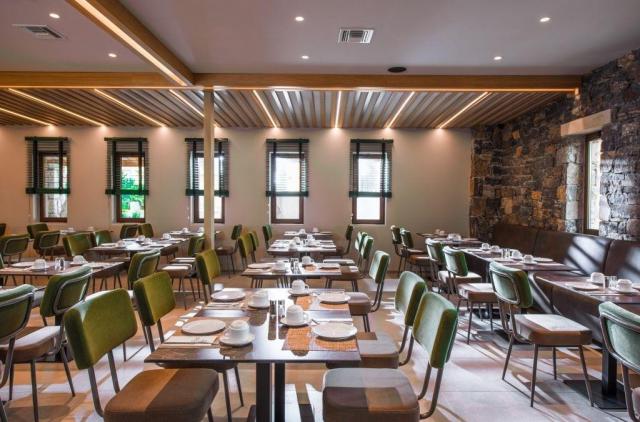 Petousis Hotel & Suites