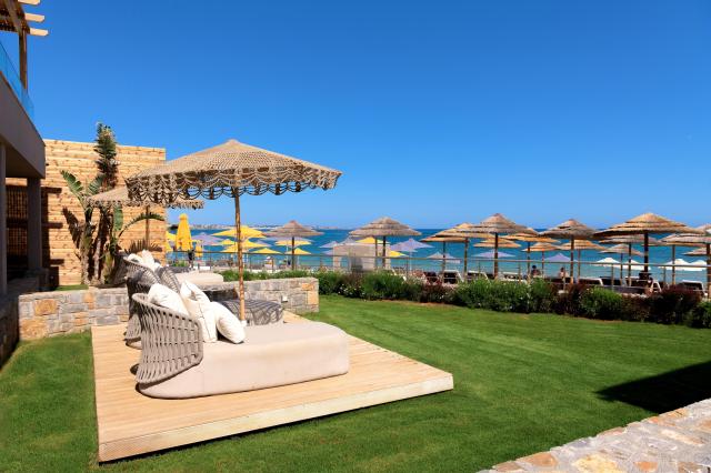 High Beach White The Villa Collection