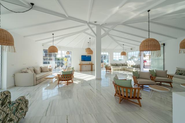 High Beach White The Villa Collection