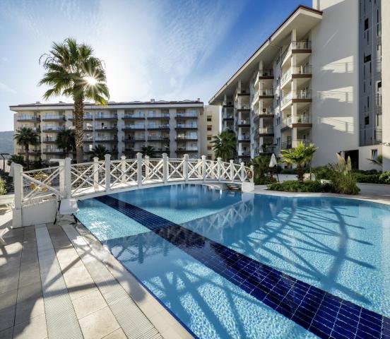 Ramada Hotel & Suites By Wyndham Kusadasi