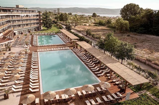 Sunny Beach Club