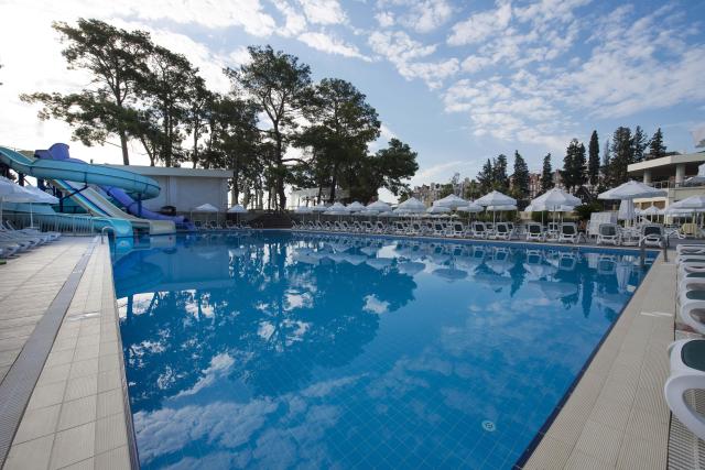 Akra Kemer