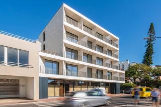 Monumental Plaza Apartments