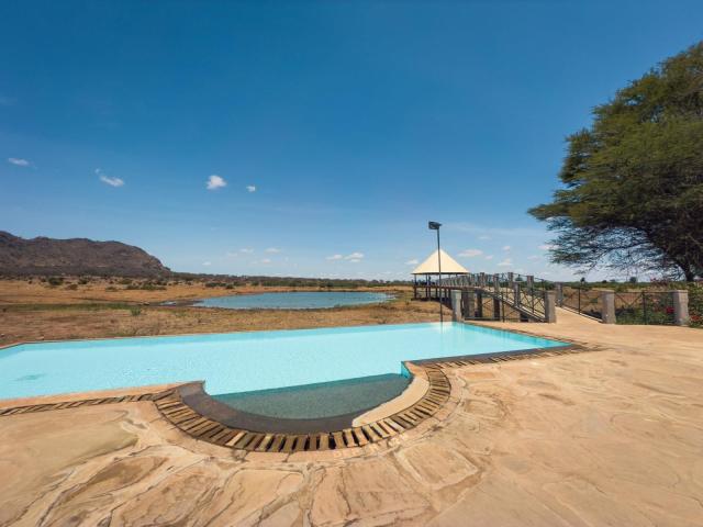 2 dny Safari Tsavo East + pobyt u moře v Neptune Beach