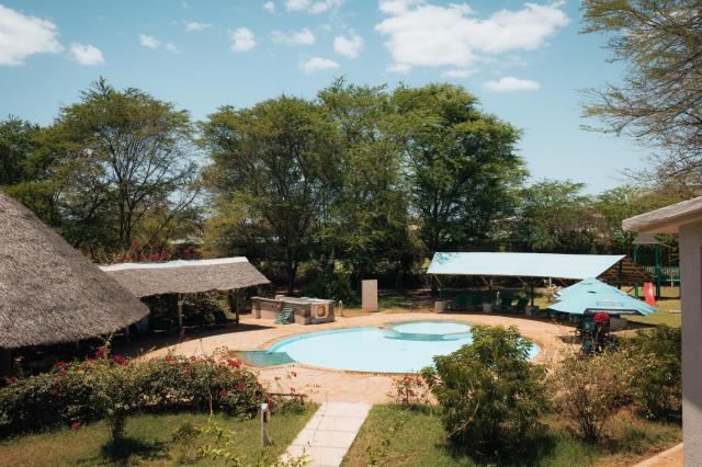 2 dny Safari Tsavo East + pobyt u moře v Neptune Village