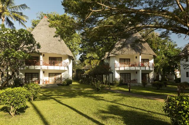 2 dny Safari Tsavo East + pobyt u moře v Neptune Village