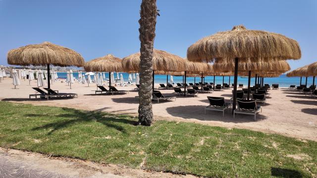 El Kasr Sahl Hasheesh