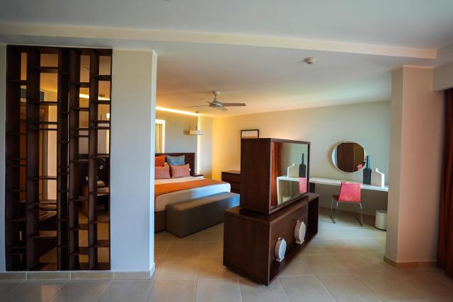 Gran Muthu Almirante Beach