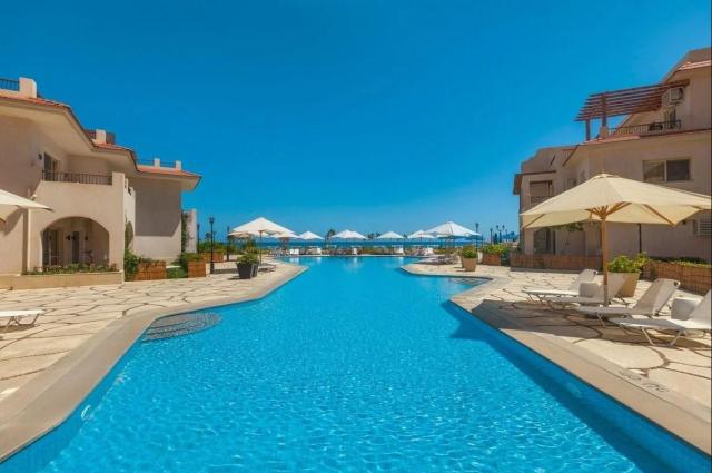 Aqua Heneish Beach