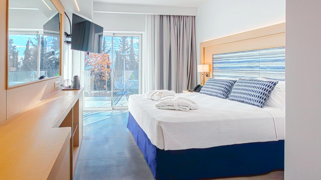Radisson Paradise Beach