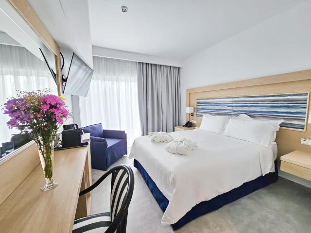 Radisson Paradise Beach