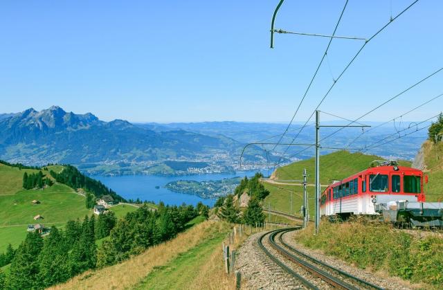Nejkrásnější kouty Švýcarska panoramatickými drahami