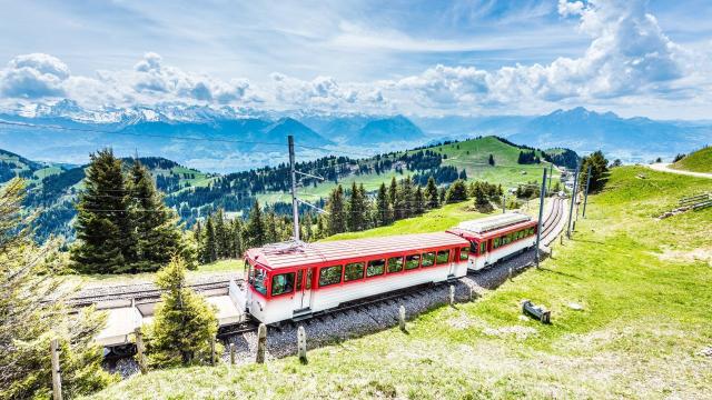 Nejkrásnější kouty Švýcarska panoramatickými drahami