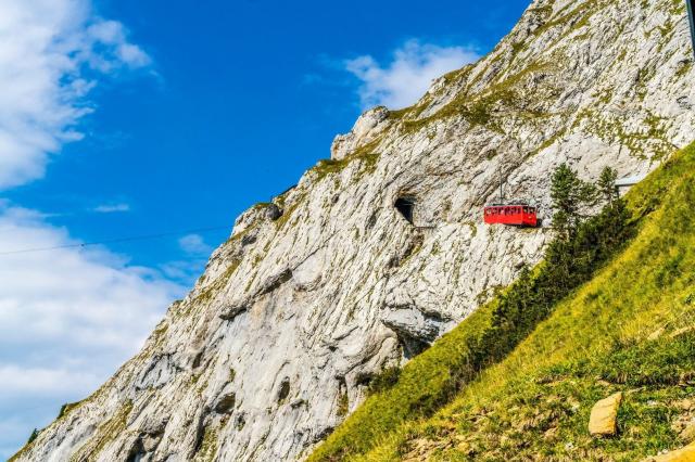 Nejkrásnější kouty Švýcarska panoramatickými drahami