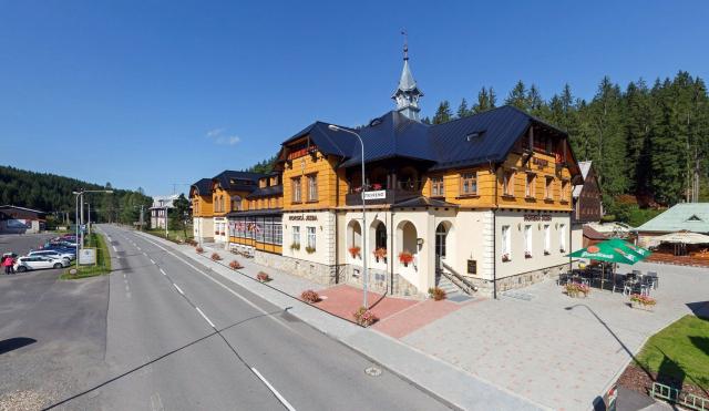 Hotel Bauer