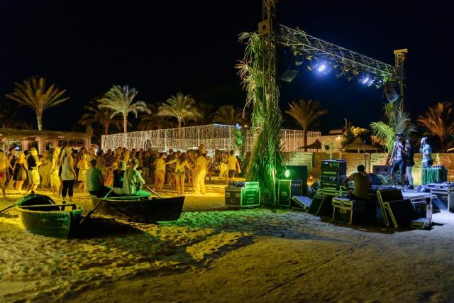 Hotel Desert Rose Resort