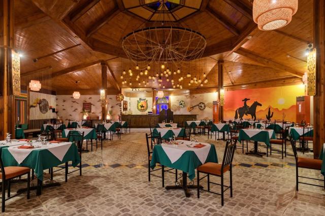 Hotel Desert Rose Resort
