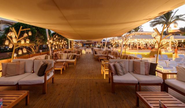 Hotel Desert Rose Resort