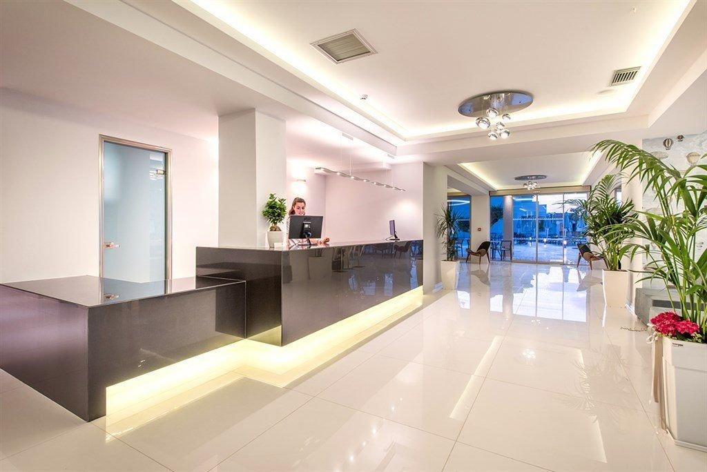 Hotel Azure Resort