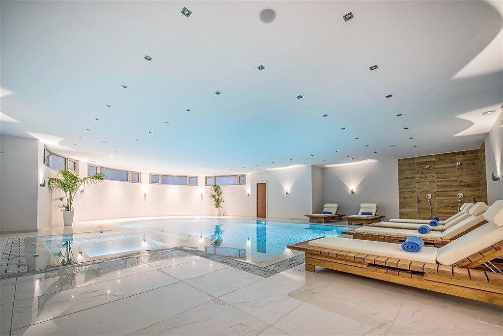 Hotel Azure Resort