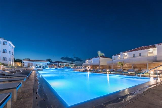 Hotel Azure Resort