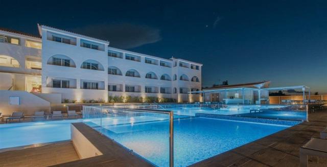 Hotel Azure Resort