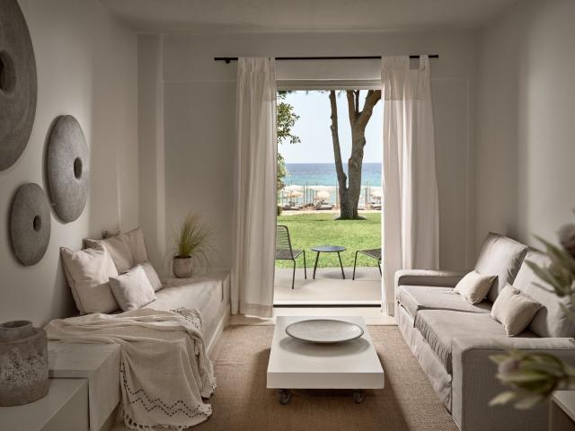 Hotel The Bay & Suites
