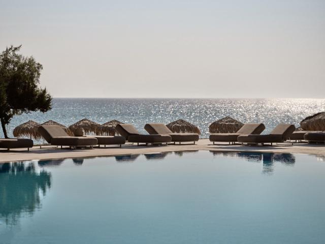 Hotel The Bay & Suites