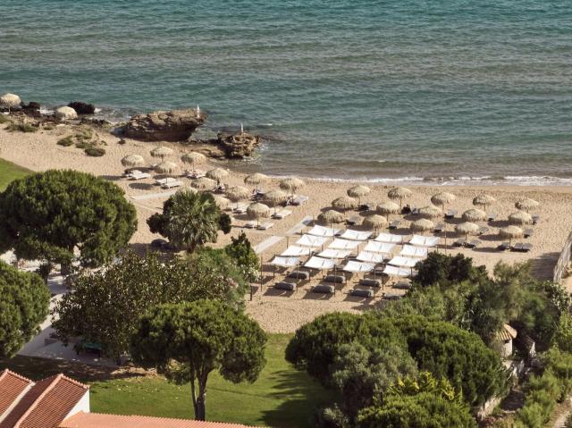 Hotel The Bay & Suites