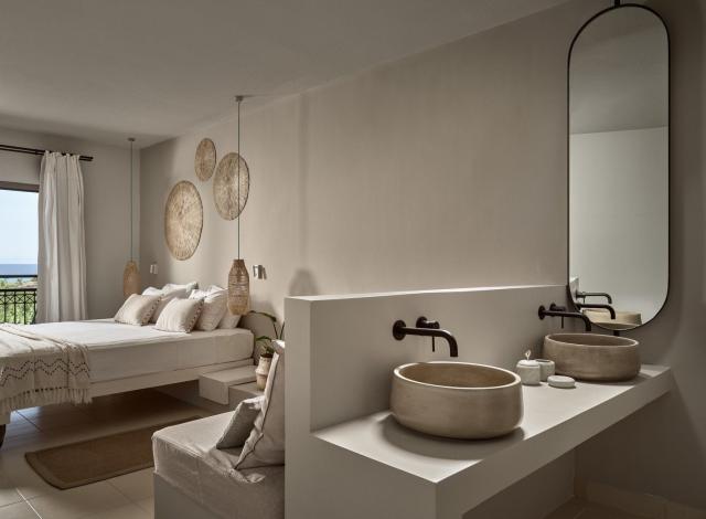 Hotel The Bay & Suites
